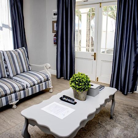 French Karoo Guesthouse Beaufort West Ngoại thất bức ảnh
