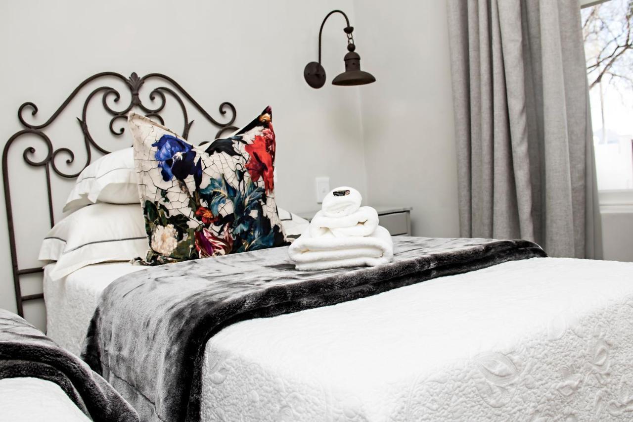 French Karoo Guesthouse Beaufort West Ngoại thất bức ảnh