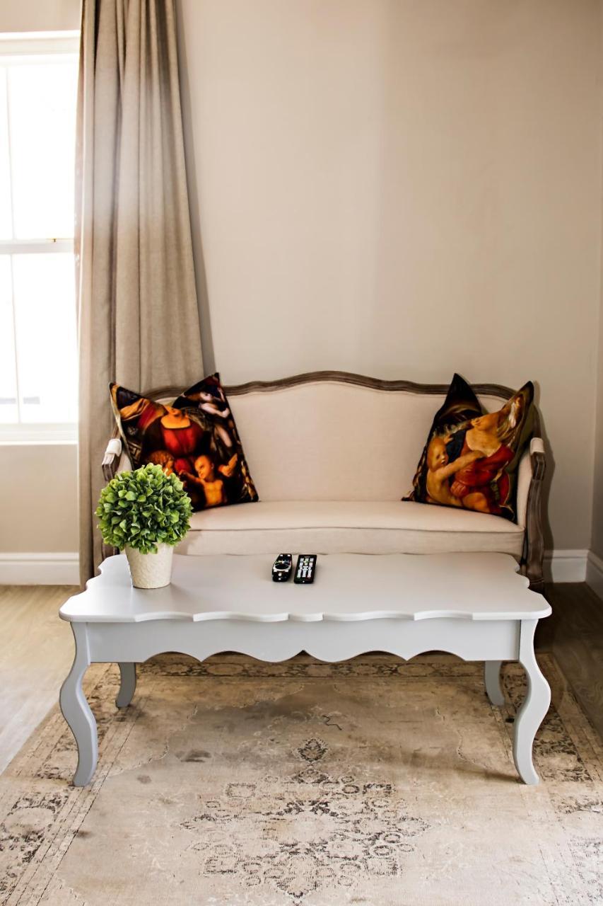 French Karoo Guesthouse Beaufort West Ngoại thất bức ảnh