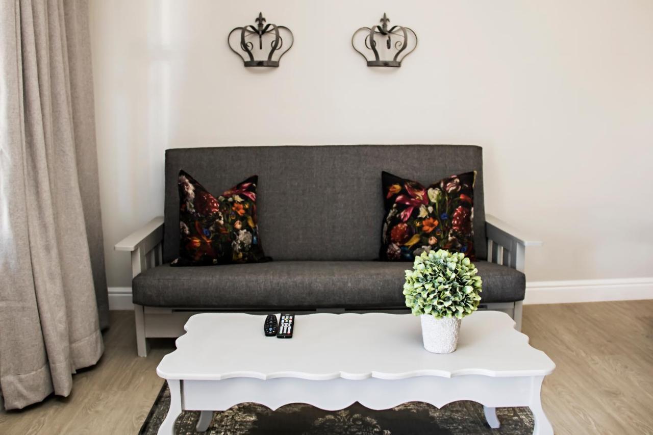 French Karoo Guesthouse Beaufort West Ngoại thất bức ảnh